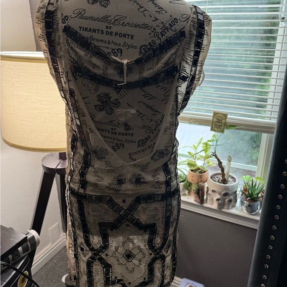 ✨ Free People Speak Easy Sequin Beaded Mini Dress – Size 6 ✨ - Picture 5 of 7